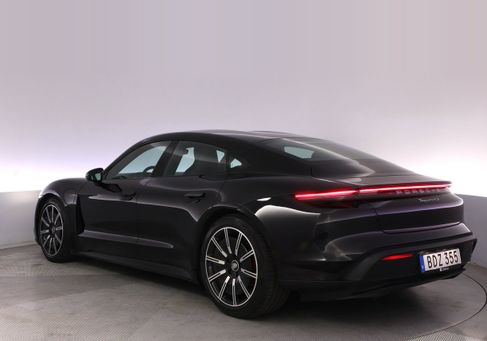 Porsche Taycan, 2021