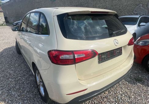 Mercedes-Benz B 180, 2020