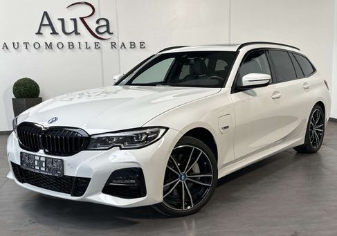 BMW 330, 2022