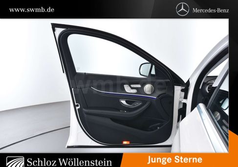 Mercedes-Benz E 300, 2022 3
