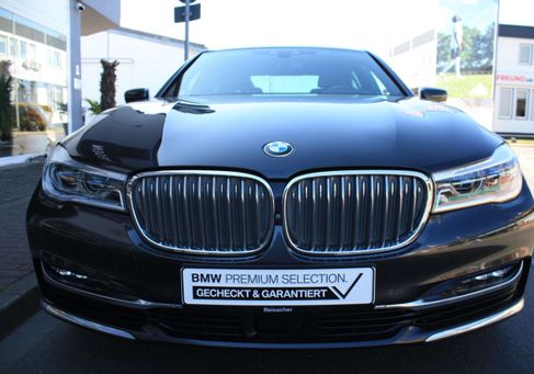 BMW 740, 2018