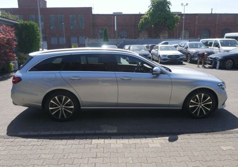 Mercedes-Benz E 300, 2022 2