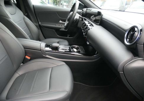 Mercedes-Benz CLA 220, 2022