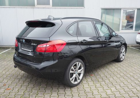 BMW 218, 2018