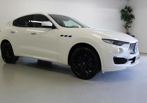 Maserati Levante, 2022