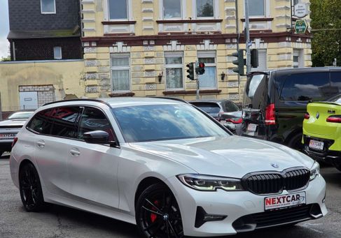 BMW 330, 2019
