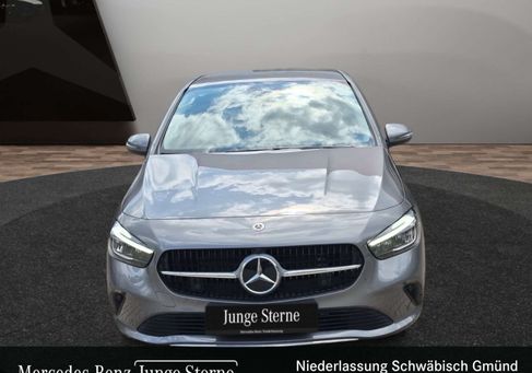 Mercedes-Benz B 200, 2026
