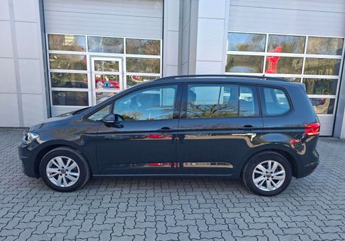 Volkswagen Touran, 2023 3