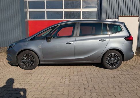 Opel Zafira, 2019