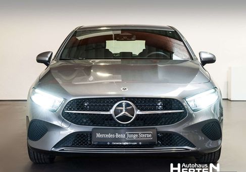 Mercedes-Benz A 180, 2025