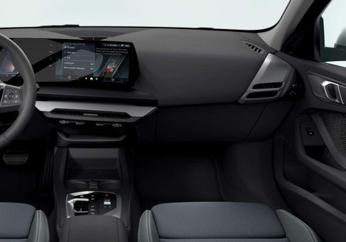 BMW 120, 2025