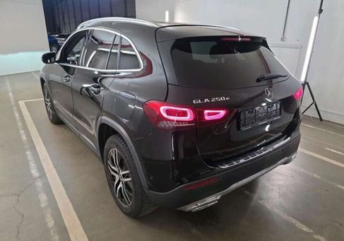 Mercedes-Benz GLA 250, 2022