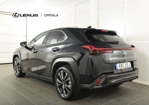 Lexus UX, 2024
