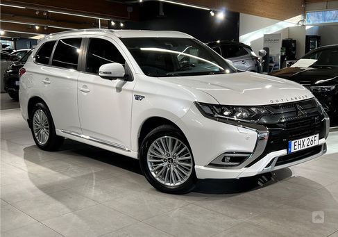 Mitsubishi Outlander, 2020