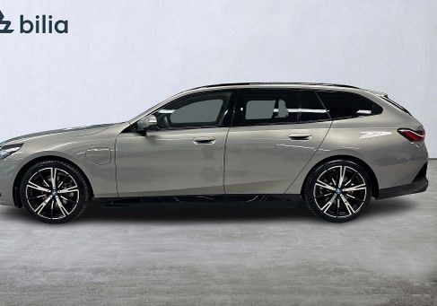 BMW 530, 2026 3