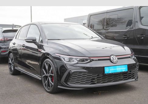 Volkswagen Golf, 2023