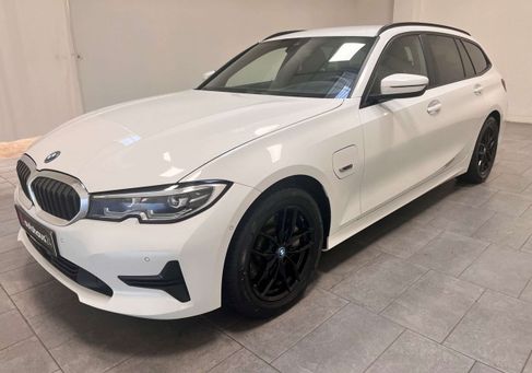 BMW 330, 2022