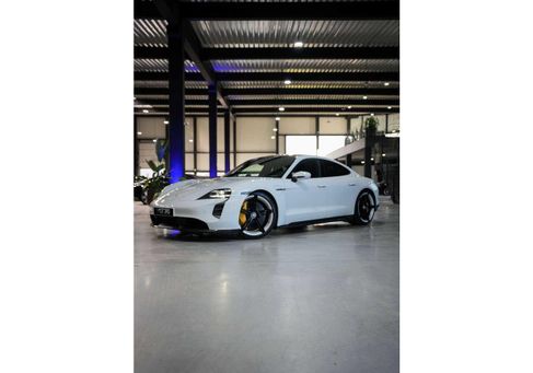 Porsche Taycan, 2020