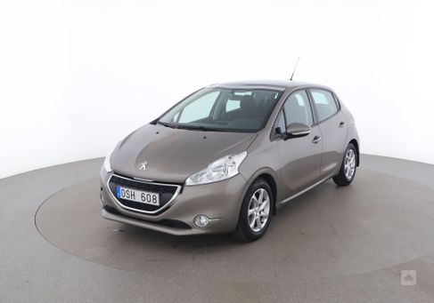 Peugeot 208, 2013