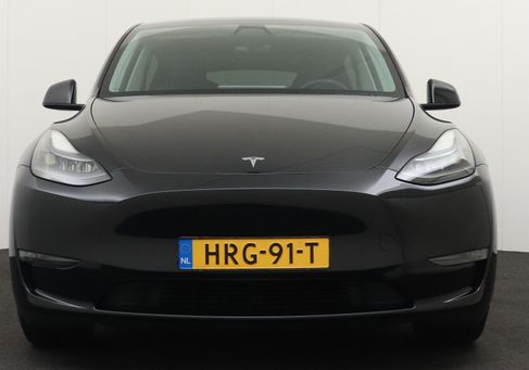 Tesla Model Y, 2023