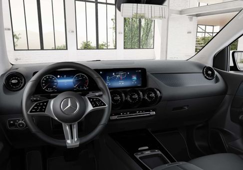 Mercedes-Benz B 180, 2025