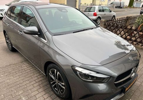 Mercedes-Benz B 200, 2025