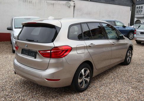BMW 216, 2022