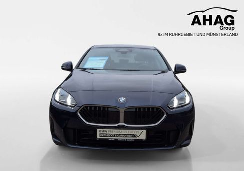 BMW 220, 2025 2