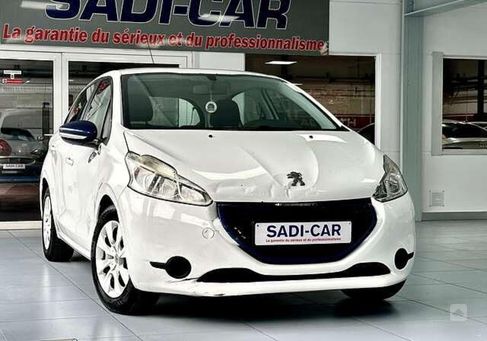 Peugeot 208, 2015