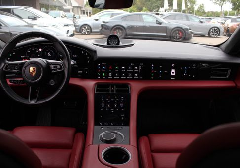 Porsche Taycan, 2021 3