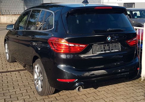 BMW 216, 2021