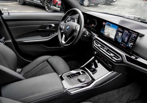 BMW 330, 2023 3