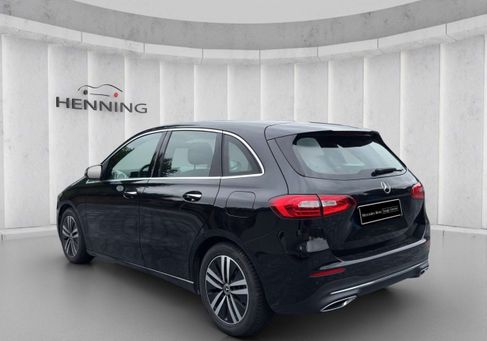 Mercedes-Benz B 180, 2022 3