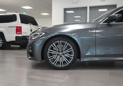 BMW 330, 2020 3