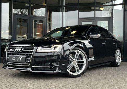 Audi S8, 2015