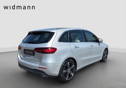 Mercedes-Benz B 200, 2023