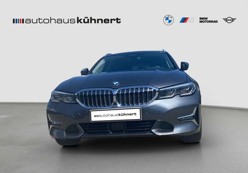 BMW 330, 2021