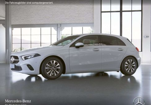 Mercedes-Benz A 180, 2022