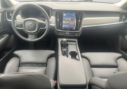 Volvo V90, 2023