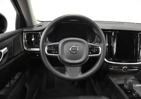 Volvo V60 Cross Country, 2024