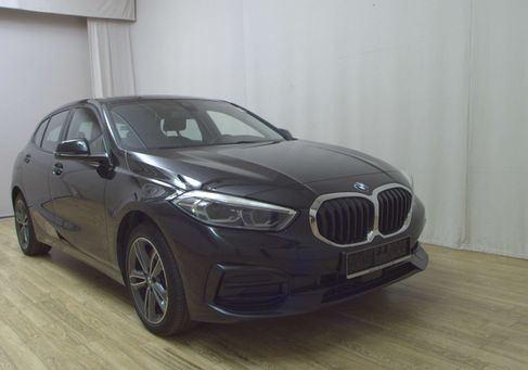 BMW 120, 2022