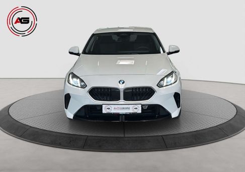 BMW 120, 2025