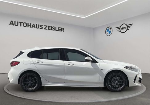 BMW 118, 2022