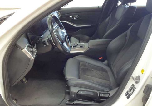 BMW 318, 2023