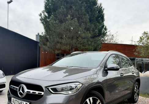 Mercedes-Benz GLA 200, 2021