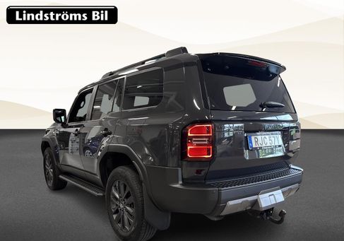 Toyota Land Cruiser, 2024 3