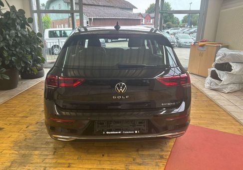 Volkswagen Golf, 2021 3