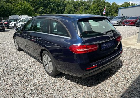Mercedes-Benz E 220, 2018 3