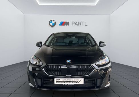BMW 120, 2025 2