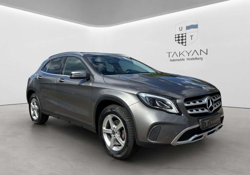 Mercedes-Benz GLA 220, 2018 3